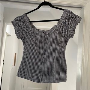 Super cute Black and white checkered top